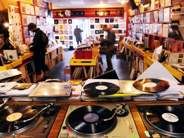 Pandemia empuja conversión digital de industria del disco dividida