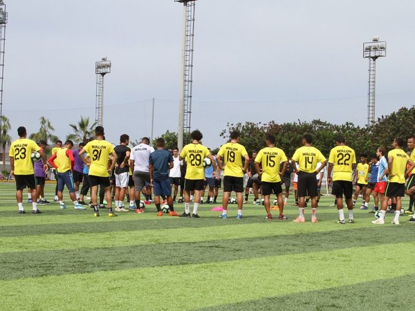 El club que rescindió contratos de toda su plantilla