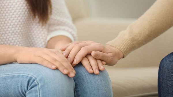 Siguen habilitadas líneas telefónicas para asistencia espiritual, psicológica y para denuncias de violencia intrafamiliar