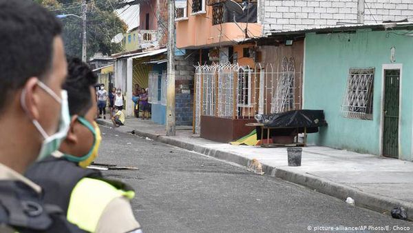 Retiran 700 cadáveres de viviendas de Guayaquil