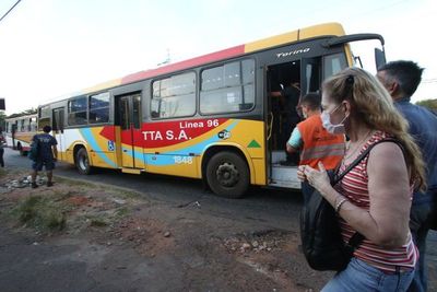 Pasajeros sin tapabocas no abordarán buses desde este lunes 13