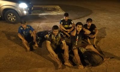 Intentaron pasar el Paraná a nado y fueron detenidos