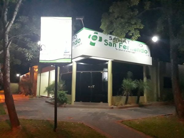Mujer reacciona en una funeraria tras ser dada por muerta en clínica privada - Nacionales - ABC Color