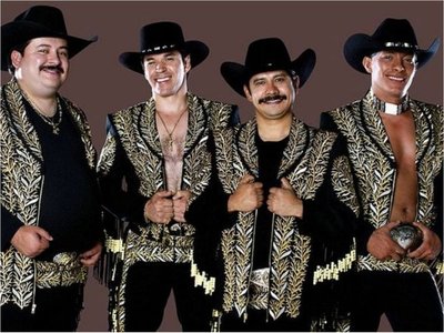 La serie del fenómeno musical Bronco llega hoy a Telefuturo