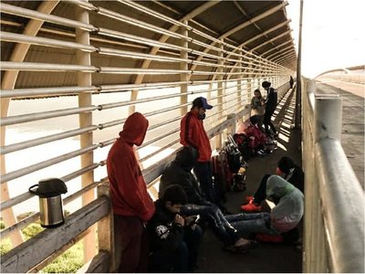 Covid-19: 203 connacionales están varados en el Puente de la Amistad