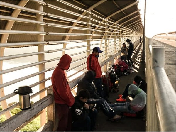 Covid-19: 203 connacionales están varados en el Puente de la Amistad