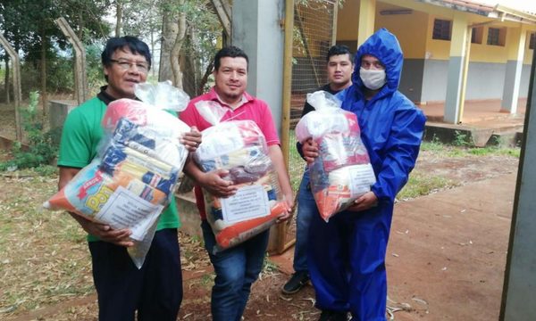 5976 alumnos de 84 escuelas recibieron kits de alimentos