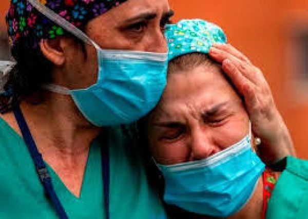 Casi 30 médicos mueren en España por coronavirus