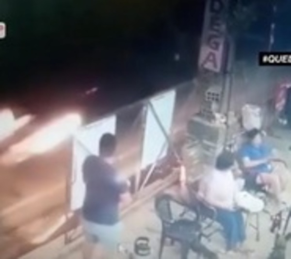 Policía en aparente estado de ebriedad ocasiona violento accidente - Paraguay.com