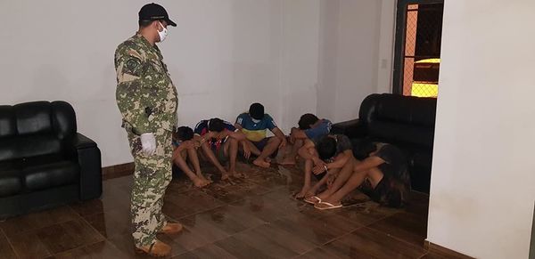 Militares salvan la vida a seis paraguayos que trataron de cruzar a nado el río Paraná