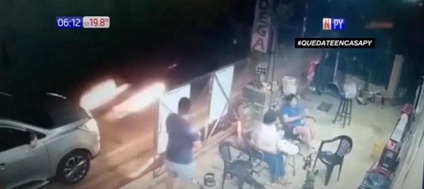 Policía en aparente estado de ebriedad ocasiona violento accidente en Luque | Noticias Paraguay