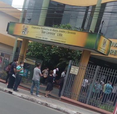 Denuncian aglomeración de personas en la Cooperativa San Lorenzo » San Lorenzo PY