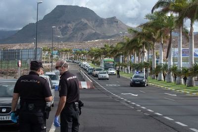 Tímida vuelta al trabajo en España, donde sigue bajando número de muertos