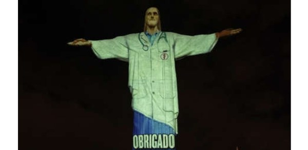 El Cristo Redentor de Brasil se 'viste' de médico en agradecimiento al personal que lucha contra la pandemia - Digital Misiones