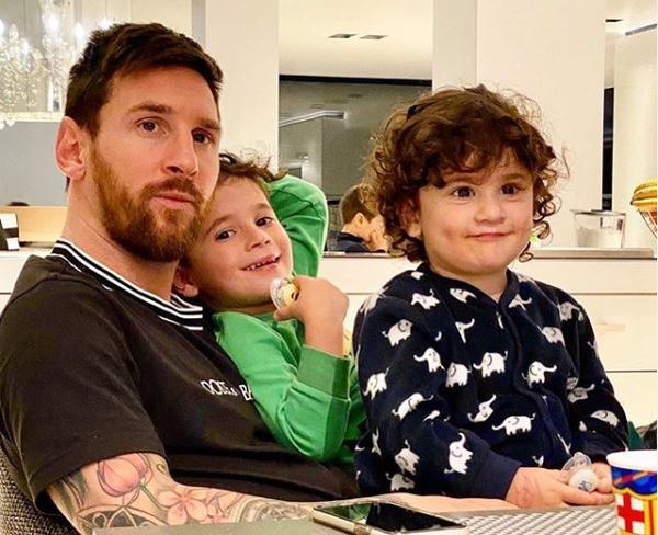 Messi agradeció a los "héroes anónimos" por dejar a sus familias para cuidar a la de otros - RCC