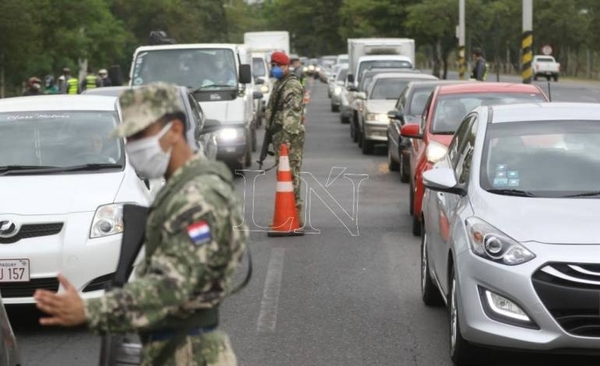 HOY / La curva de casos de COVID-19 no se aplanó y por semana aumentan infectados