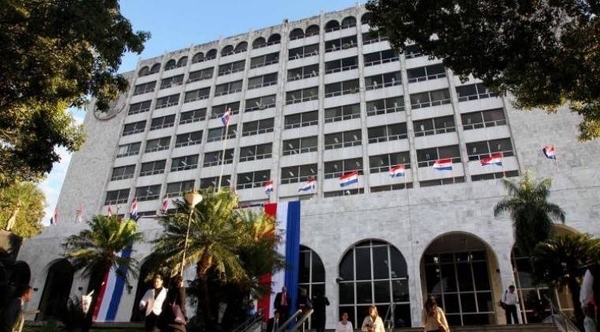 HOY / Defienden seguro "VIP" para funcionarios del Poder Judicial