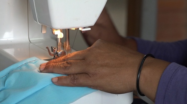 Autogestión: Mujeres indígenas del Chaco elaboran tapabocas para su propia comunidad