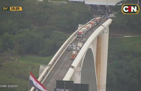 Ciudad del Este: Paraguayos bloquean Puente de La Amistad - C9N
