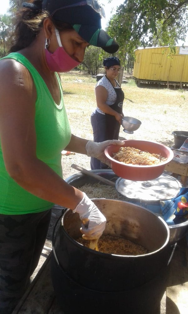 Piden ayuda para seguir con su olla popular | Crónica