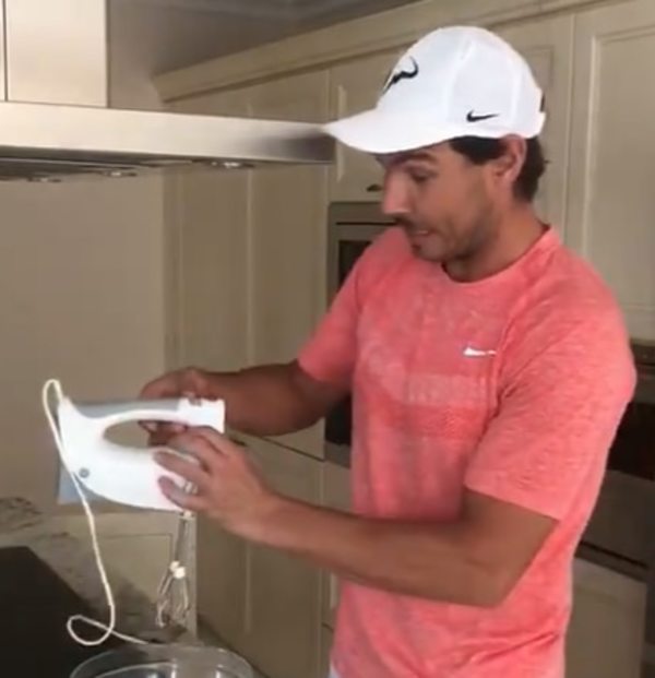 Nadal, de la tensión de Montecarlo a pelear con un bizcocho - Tenis - ABC Color