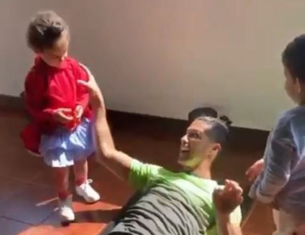 Así trabaja CR7 en su casa - Fútbol - ABC Color