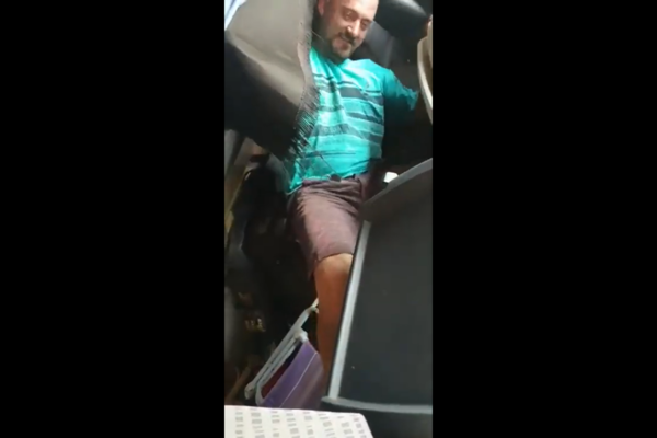 BRASILEÑO INTENTÓ INGRESAR AL PAÍS OCULTO BAJO UN COLCHÓN EN UN CAMIÓN