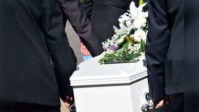 Velatorio y sepultura envuelven un caso sospechoso de COVID-19