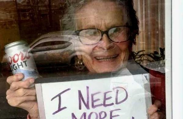 'Necesito más cerveza': el curioso pedido de una anciana de 93 años en cuarentena - C9N