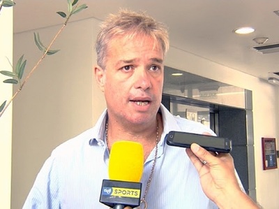 “Los jugadores libres pueden fichar en julio”