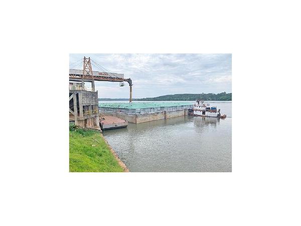 Exportación de soja se complica por bajante del Paraná