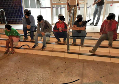 Paraguayos detenidos: Pretendian cruzar contrabando en el rio Paraná