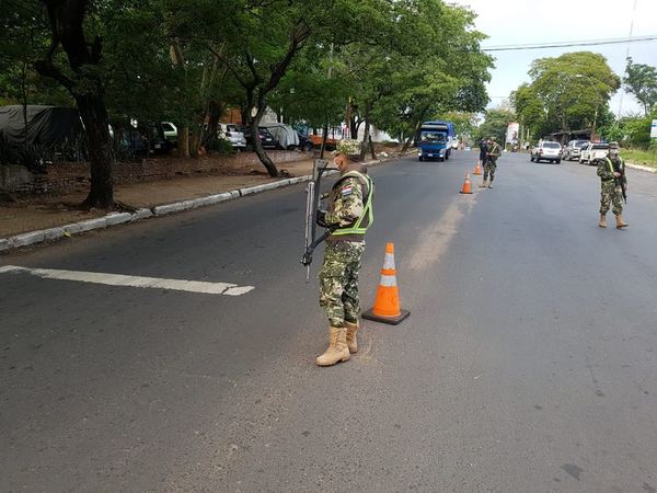 Hay menos circulación en avenidas principales tras anuncio de vuelta al aislamiento total - Nacionales - ABC Color