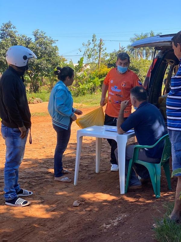 Continúa entrega de kits de alimentos en Hernandarias