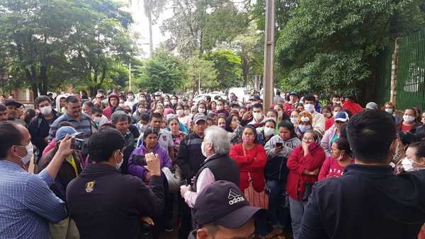 Familias reclaman falta de víveres