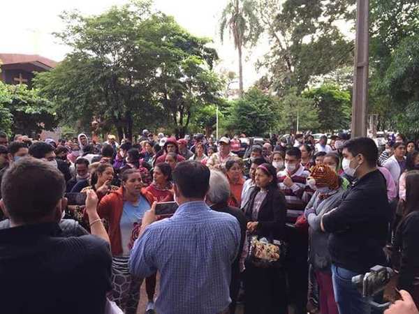Ciudad del Este: “Tenemos hambre”, dicen pobladores y salen a manifestarse por alimentos - ADN Paraguayo