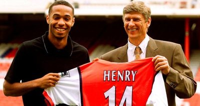 Subastan casaca con la cual Henry anotó su gol 100