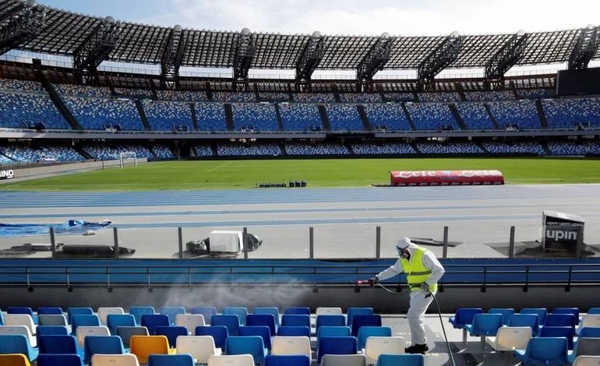 HOY / Italia excluye el fútbol a puerta abierta hasta que haya vacuna contra el COVID-19