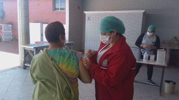 Se inicia aplicación de vacuna antigripal en Barrio Obrero