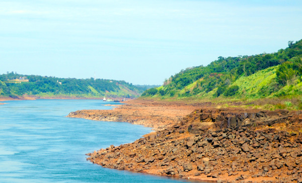 Impresiona bajante del río Paraná - Noticde.com