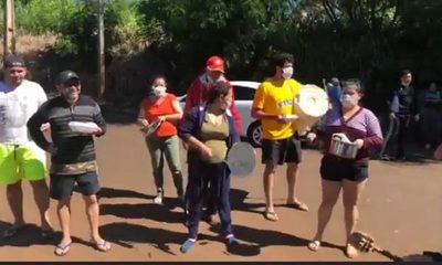 Caerolazo contra hambre en barrio Catedral