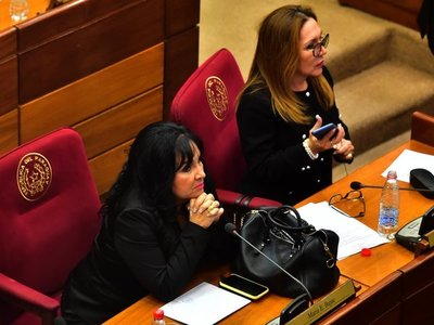Bajac pide perdón, niega uso indebido de influencias y culpa a Salud