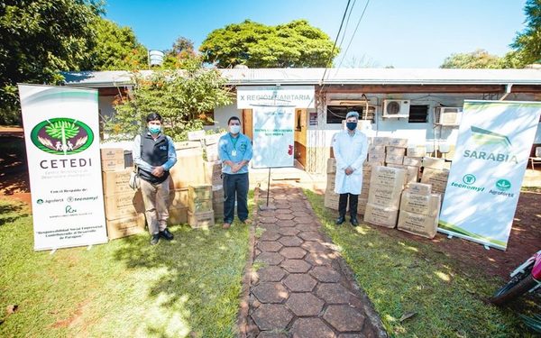 Donan equipos de bioseguridad para profesionales de blanco