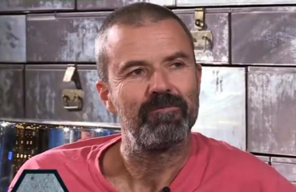 Vocalista de Jarabe de Palo reaparece irreconocible a 15 meses de su retiro a causa del cáncer - SNT