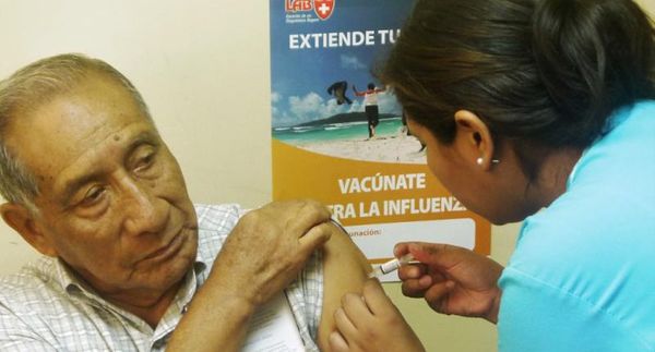Sugieren que profesionales de blanco salgan a aplicar vacuna contra la influenza | Noticias Paraguay