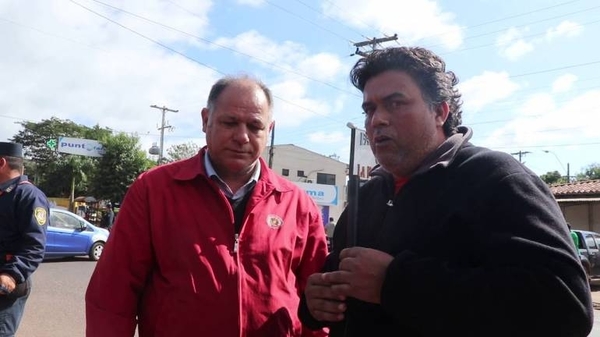 HOY / Lázaro Ovelar, Intendente de Arroyos y Esteros, sobre bloqueo de Itapirú