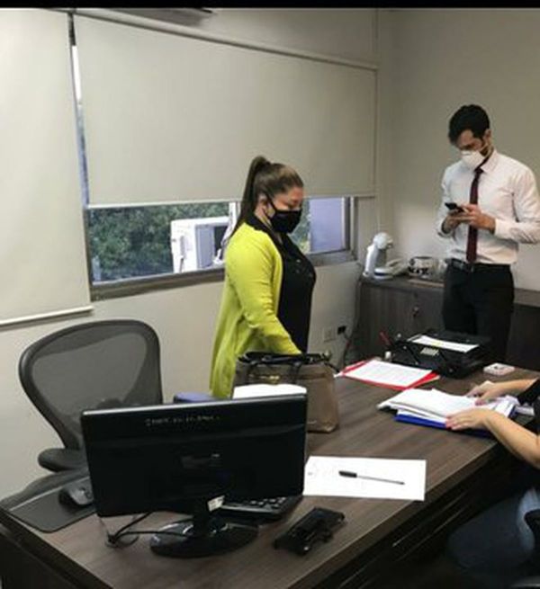 Fiscalía allana sede de la DINAC por el caso de licitación de mascarillas