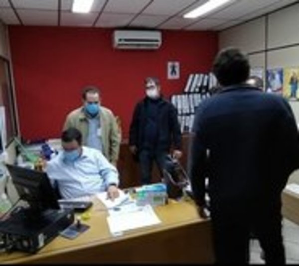 Dinac en medio de allanamientos fiscales - Paraguay.com