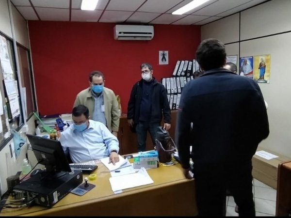 Incautan celular de titular de la Dinac y apuntan a empresas de maletín