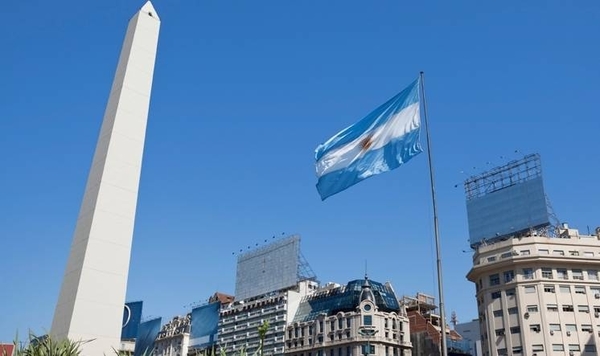 HOY / Compatriota vive sola con su nieta, con parálisis cerebral, en Argentina y pide ayuda para regresar al país